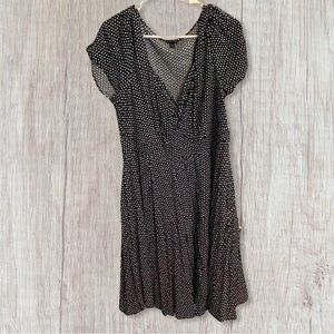 NWOT Torrid Polka Dot V Neck Dress Size 2 Black and White Dress with Pockets